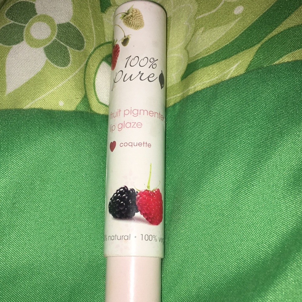 100%  pure fruit pigmented lip glaze